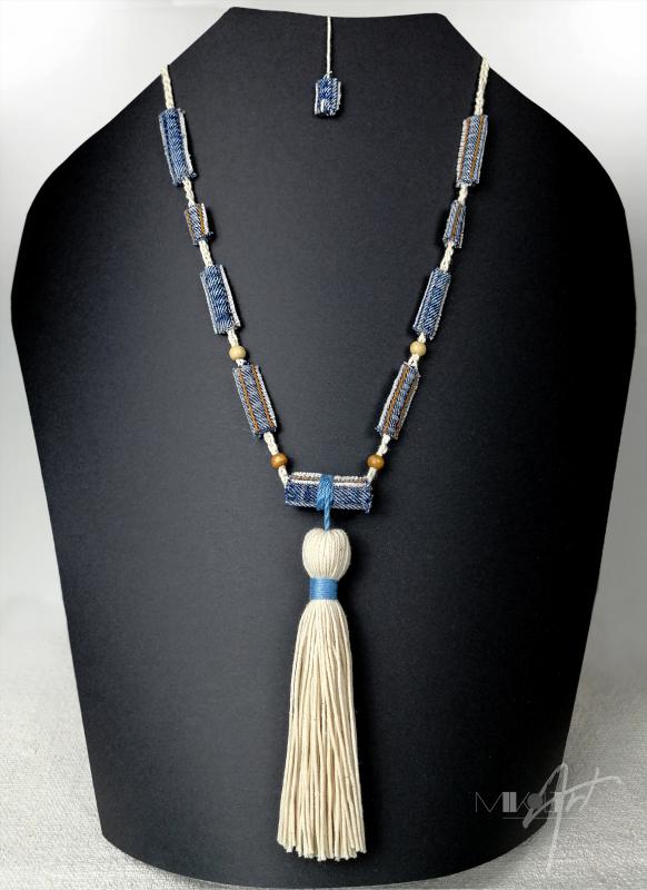 ● Nyaklánc farmergyöngyökkel, hosszú bojttal●