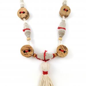 ● Rusztikus nyaklánc textilgyöngyökkel, bojttal●
