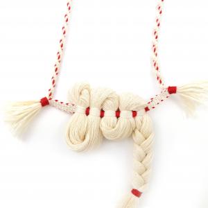 ● Textus szövött textilnyaklánc fonott bojttal●